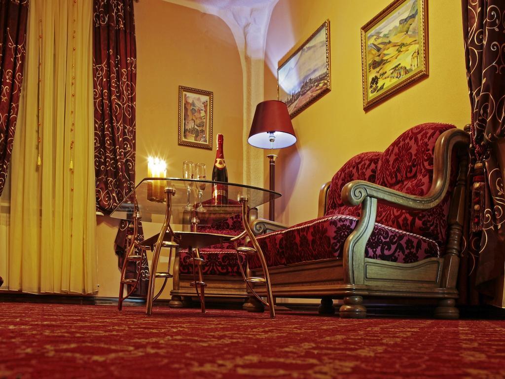 Hotel Kilikiya Užhorod Exteriér fotografie